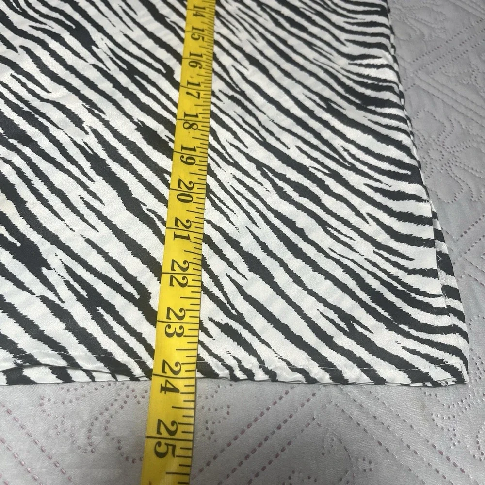 Hana Sung Blouse Women's Black White Zebra Animal Print Short Sleeve Size Medium - Picture 5 of 5